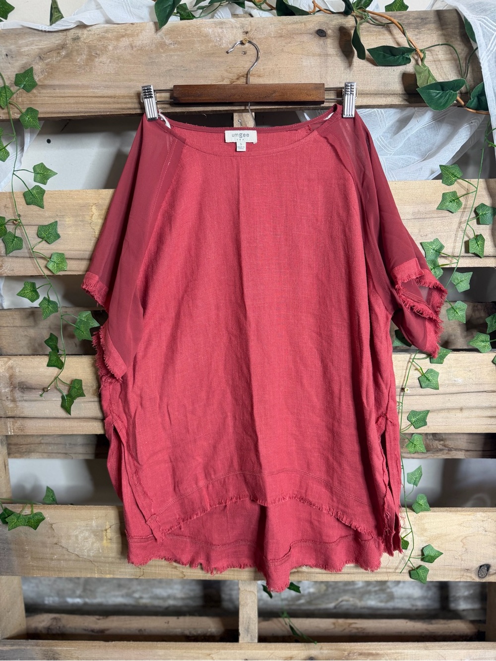 Umgee Relaxed Frayed Hem Short Sleeve Tunic in Rose